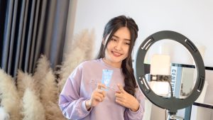 Livestream thường xuyên